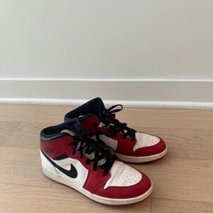 Air Jordan 1 Mid GS 'Chicago' 6.5 Y